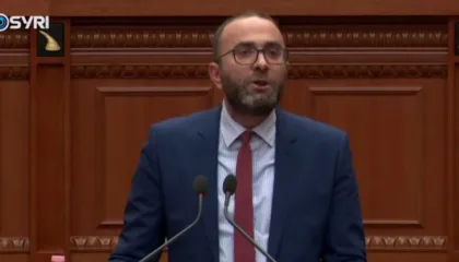 ‘Rama u lut, ma fut emrin në ligj…’/ Bardhi: Opozita mbështet pa asnjë mëdyshje çdo nismë që synon paqen dhe stabilitetin global