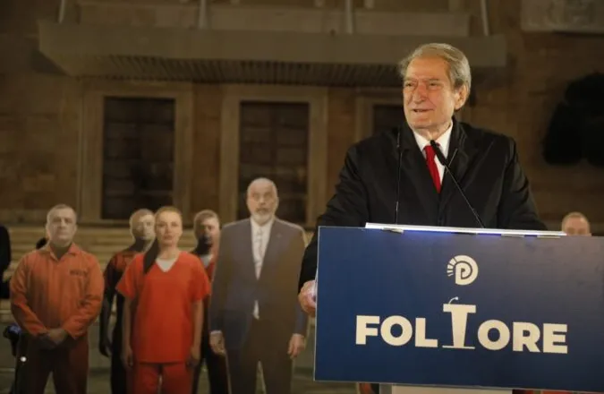 ‘Ramaduro i Venezuelës doli sot para gjyqit’, Berisha: Rrëzimi i diktatorëve është respekti më i madh për ligjin…