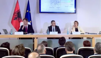 Raporti i Tranzicionit, Sejko: Ekonomia shqiptare e rrezikuar nga emigracioni, plakja e popullsisë dhe mungesa e fuqisë punëtore