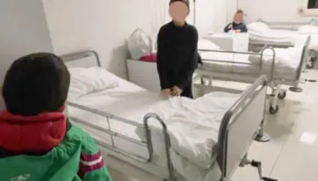 Rasti i tre fëmijëve të mitur të braktisur nga nëna në Durrës, Ministria e Shëndetësisë dhe Mbrojtjes Sociale: Janë marrë masat për mbrojtjen e tyre