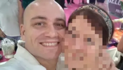 Rasti tronditës në Francë, hiqej si hipnotizues, 47-vjeçari akuzohet se drogoi dhe përdhunoi 14 gra