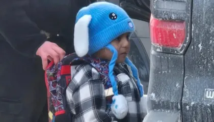 Reagime të ashpra pas incidentit/ Me kapele dhe çantë ‘Spiderman’-i, arrestohet 5-vjeçari në Minesota