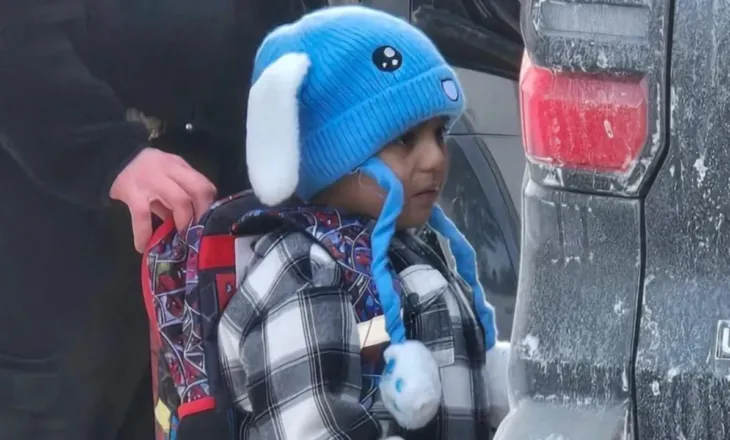 Reagime të ashpra pas incidentit/ Me kapele dhe çantë ‘Spiderman’-i, arrestohet 5-vjeçari në Minesota