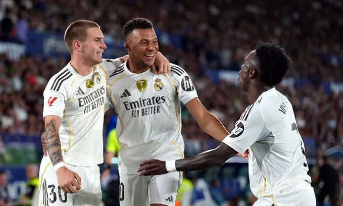 Reali mbret në kompeticionin e tij, Arsenal absolut, blof i Sitit e PSG-së