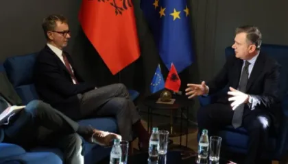 “Reforma zgjedhore dhe territoriale, kyçe për integrimin europian”/ Balla takim me ambasadorin e BE-së