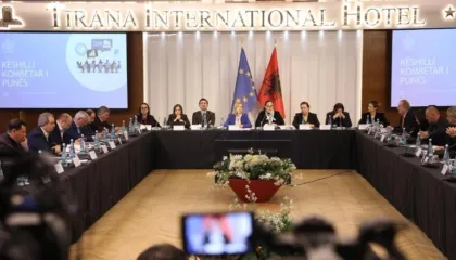 Reformat në tregun e punës/ Ministrja Ibrahimaj mbledh KKP: Dialogu social garanci për politika më të mira…