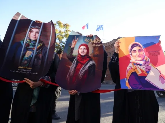 Regjimi qëllon mbi turmën e protestuesve në Iran/ 65 viktima, mbi dy mijë arrestime, spitalet në kolaps