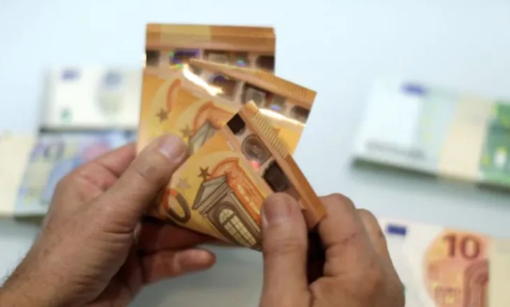 REL: Mes rritjes së çmimeve, qytetarët hapin kuletat edhe për partitë