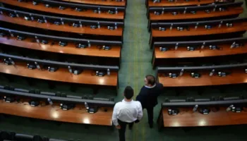 REL: Një miliard euro për Kosovën po presin një “po” nga deputetët