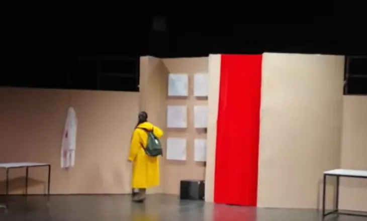 “Rendi i Ri”, shfaqja me regji të Kiço Londos ngjitet në skenën e Teatrit Bylis