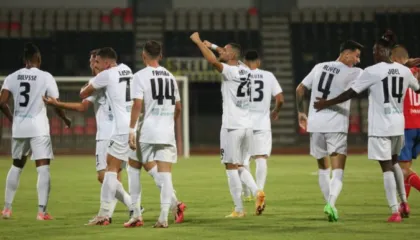 RENDITJA E SUPERIORES/ Arratiset katërshja e parë, ja si pozicionohen ekipet