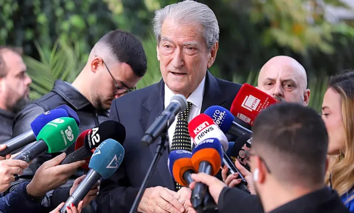 Rëndohen akuzat ndaj Sali Berishës, ish-kryeministri i revoltuar: Fëmijët e mi kanë përfituar shtëpi, njësoj si 1 milion shqiptarë