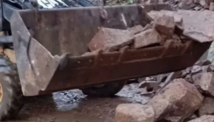 Rënie inertesh, gurësh e prezencë uji, ARRSH: Bllokime në disa akse rrugore