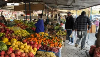 Rënie në blerjet e fundvitit, ekspertët zbulojnë faktorët: Ka tkurrje të popullsisë, por është rritur edhe…