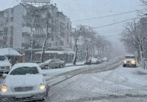 Reshje dëbore dhe temperatura deri në -18°C, probleme në Rrugën e Arbrit dhe disa fshatra të vendit