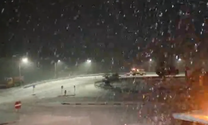 Reshje dëbore me intenstitet të lartë në Qafë Thanë