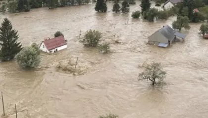 Reshje dhe shtrëngata/ Ministria e Mbrojtjes paralajmëron: Kujdes maksimal për qytetarët