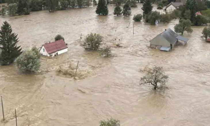Reshje dhe shtrëngata/ Ministria e Mbrojtjes paralajmëron: Kujdes maksimal për qytetarët