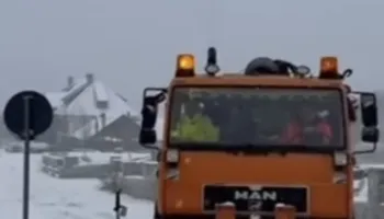 Reshjet e borës dhe shiut përfshinë vendin/ Rama: Strukturat në terren për të garantuar qarkullim dhe siguri