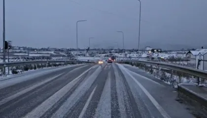 Reshjet e borës përfshijnë Kukësin, dëme në infrastrukturë dhe zona të izoluara