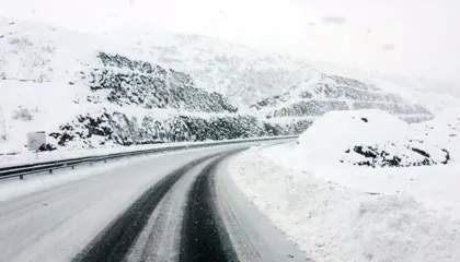 Reshjet e dëborës në Korçë/ 600 familje pa drita