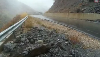 Reshjet e shiut, në Elbasan përmbyten 5 banesa. Prani të inerteve në disa akse rrugore në Belsh