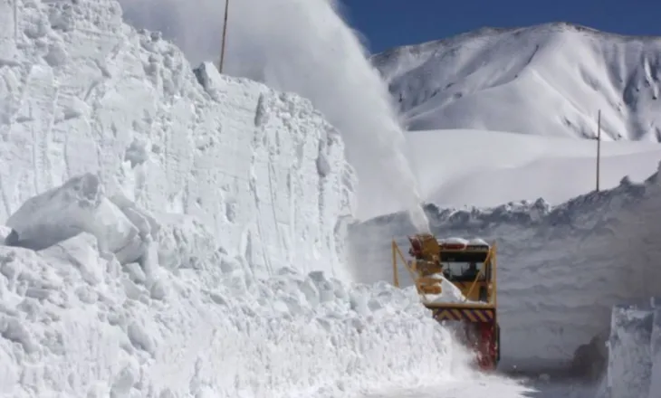 Reshjet rekord të dëborës shkaktojnë kaos në disa pjesë të Japonisë