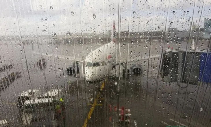 Reshjet/ Rinas del nga “bllokada”, aeroporti operon normalisht, fluturimet në orar