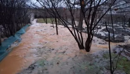 Reshjet shkaktojnë vërshime në disa qytete të Kosovës
