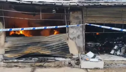 Riaktivizohet vatra e zjarrit te “5 Maji”, mobilizohen forcat zjarrfikëse