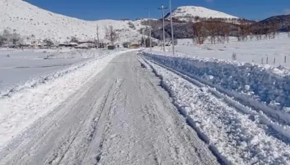 Rihapet aksi Librazhd-Peshkopi, kalimi vetëm me zinxhir, temperatura shënon -5°C