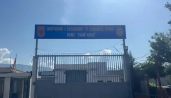 Rikonstruksioni i burgut të Fushë Krujës, transferohen 142 të dënuar në Peqin dhe Durrës