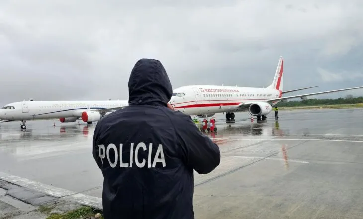Rinas/ U kapën me dokumente false edhe me mallra kontrabandë, arrestohen në aeroport 6 kinezë dhe një bjelloruse