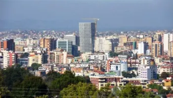 Rivlerësimi do zhbllokojë mbi 530 mijë kontrata premtimi/ Ekspertët: Tregu i pronave do të bëhet më i larmishëm