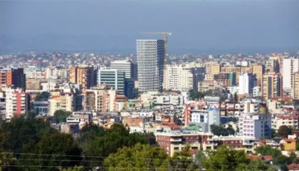 Rivlerësimi do zhbllokojë mbi 530 mijë kontrata premtimi/ Ekspertët: Tregu i pronave do të bëhet më i larmishëm