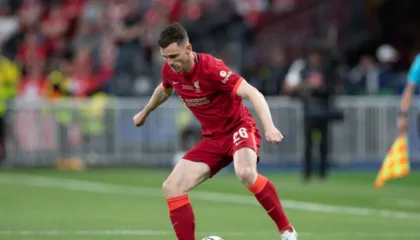 Robertson drejt skadencës me Liverpool: Kush rri i qetë në stol, nuk i përket futbollit