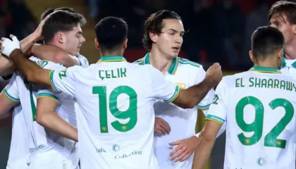 Roma bën detyrën ndaj Lecce-s së Ramadanit, verdhekuqtë nuk heqin dorë nga gara për titullin