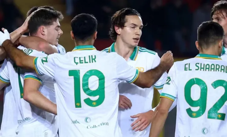 Roma bën detyrën ndaj Lecce-s së Ramadanit, verdhekuqtë nuk heqin dorë nga gara për titullin