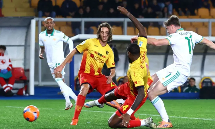 Roma rigjen tri pikët, fiton 0-2 kundër Lecces, Como ‘thyen’ Pisan, i shënon tre gola