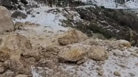 Rrëshqet rruga në Matogjinë të Selenicës, vështirësohet qarkullimi rrugor