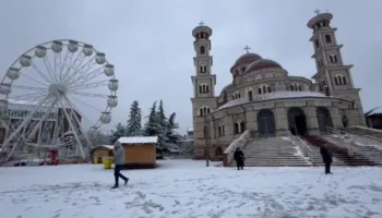 Rrëshqitje dherash dhe rrugë të bllokuara në Korçë, familje të evakuuara në Pogradec