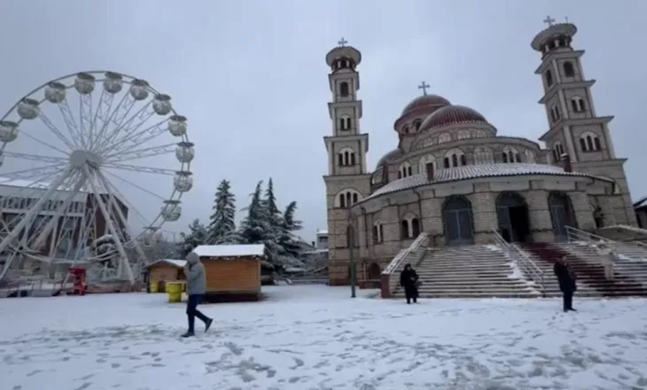 Rrëshqitje dherash dhe rrugë të bllokuara në Korçë, familje të evakuuara në Pogradec