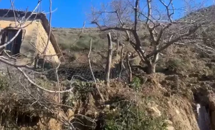 Rrëshqitje masive e tokës në Selenicë, rrezikohet të preken banesat e fshatit