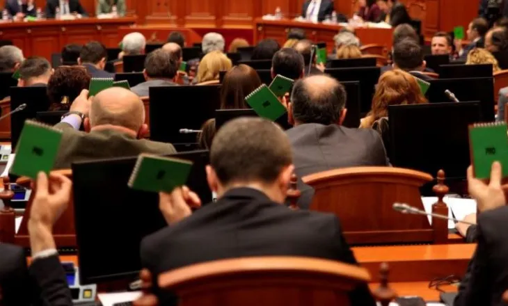 Rreth 18 orë seancë plenare, miratohet paketa e ndryshimeve në Kodin Penal