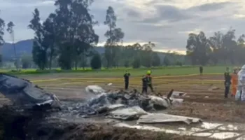 Rrëzohet aeroplani pas ngritjes nga pista, gjashtë viktima, mes tyre edhe këngëtari i njohur