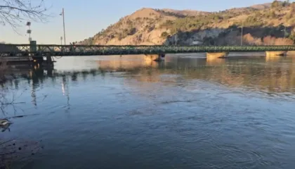 Rriten prurjet në Kaskadën e Drinit, por shkarkimet mbeten zero