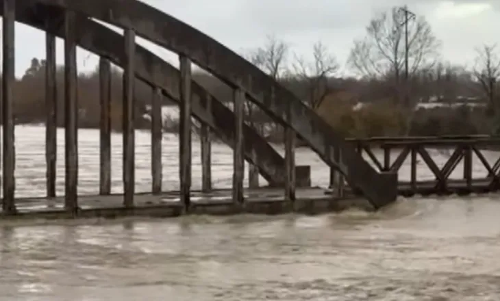 Rritet niveli i lumit Vjosë duke shkuar në 6 metra, rrezikohet sërish dalja e tij nga shtrati