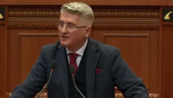 ‘Rritja 30 % e siguracioneve të makinës, vjedhje’, Gjekmarkaj: Vendim që duhet zhbërë me urgjencë, rrugët nuk janë të..