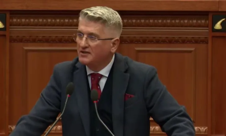 ‘Rritja 30 % e siguracioneve të makinës, vjedhje’, Gjekmarkaj: Vendim që duhet zhbërë me urgjencë, rrugët nuk janë të..