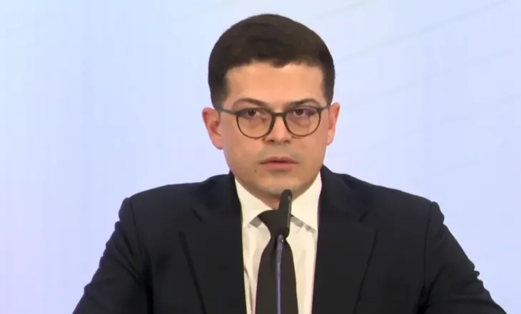 “Rritje e pagave dhe e numrit të personelit ushtarak”, Vengu: Marrëveshja Shqipëri-Kosovë-Kroaci kundër askujt